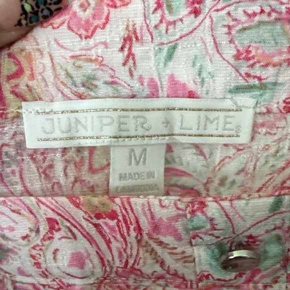 Elegant Pink Floral Women's Blouse - Picture 2 of 8